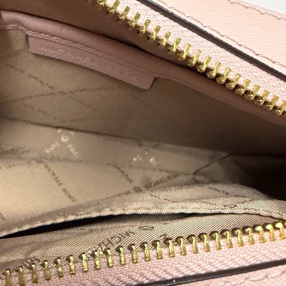 Michael Kors Jet Set Powder Blush Leather Chain Bag - Picture 6 of 6